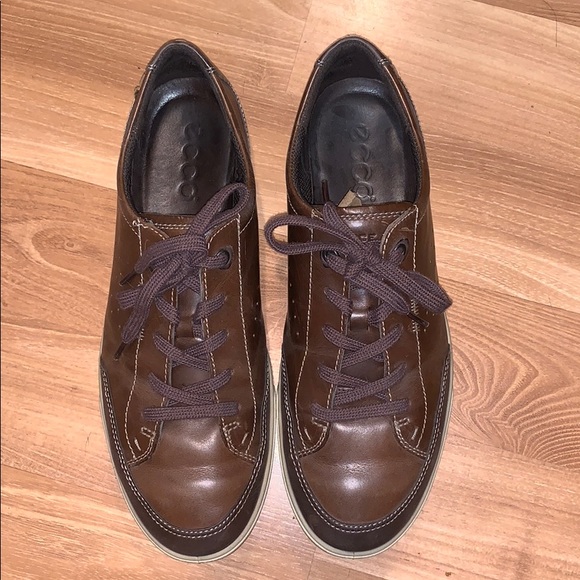 ecco leather sneakers